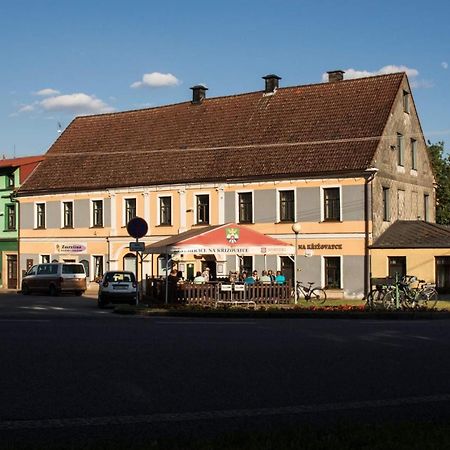 Ferienwohnung Restaurace Na Krizovatce Božanov Exterior foto