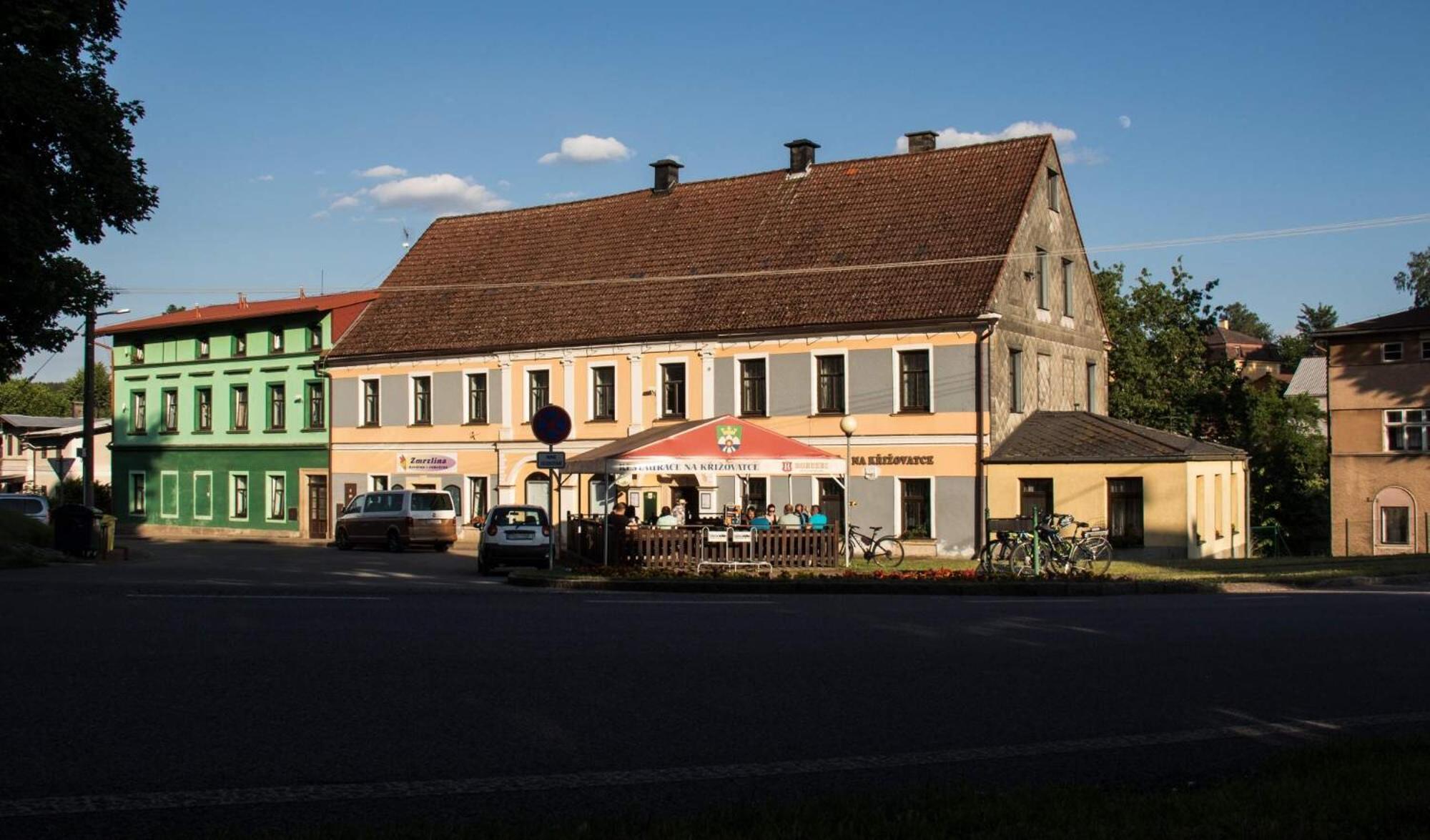 Ferienwohnung Restaurace Na Krizovatce Božanov Exterior foto